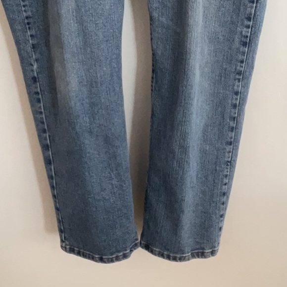Wrangler Blue Straight Leg Jeans - Picture 2 of 8